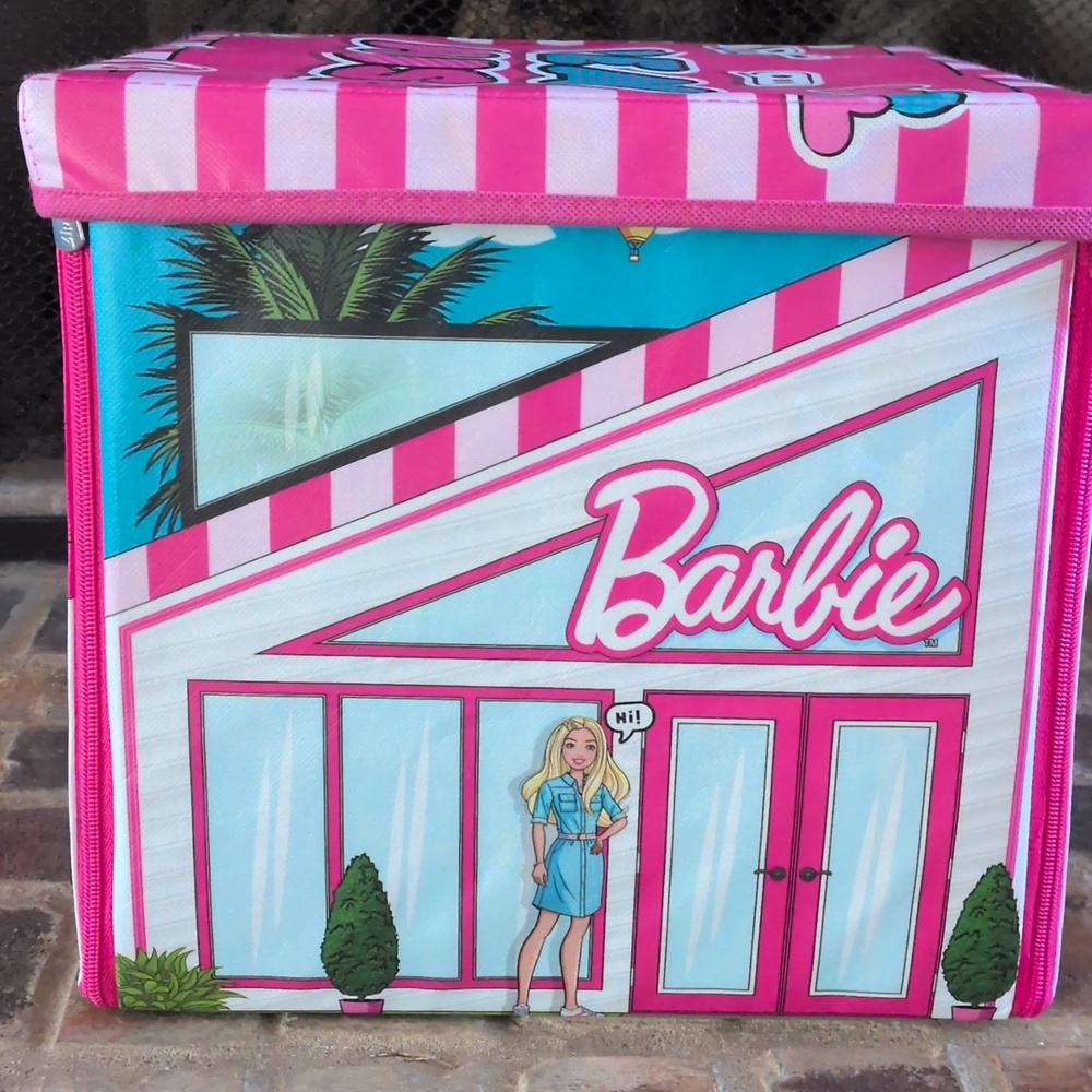 Malibu Barbie Swimming Action Doll And Barbie Organizing Cube - Picture 6 of 15